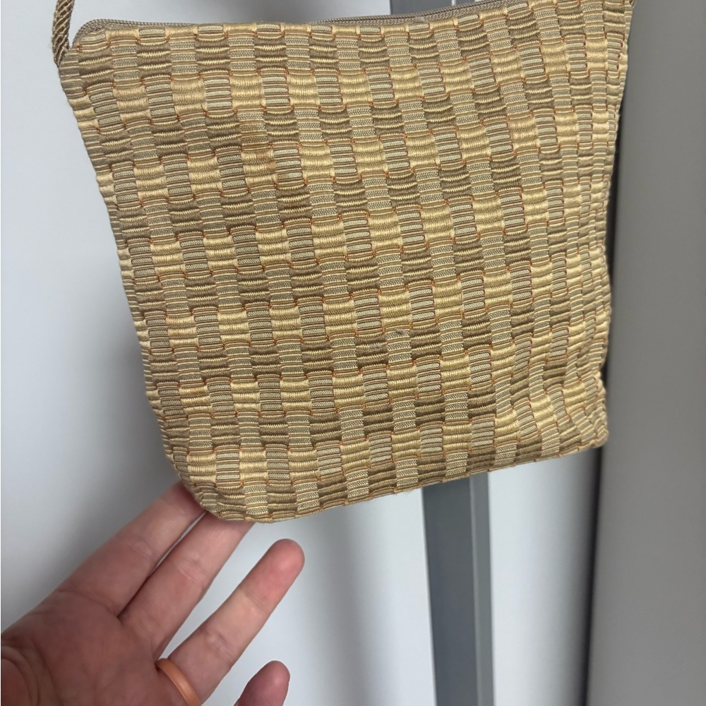 Elegant Beige Woven Shoulder Bag - Picture 2 of 4